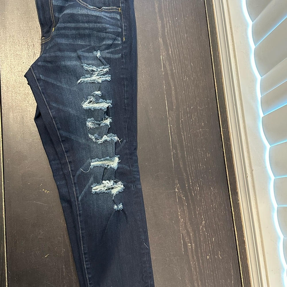 American Eagle Distressed Blue Jeans